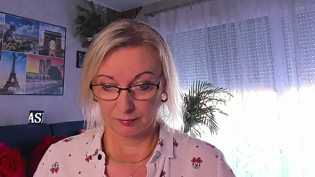vanessa chat online show from May 2026 01:30:02 PM