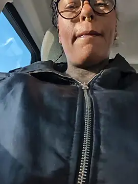 DarkDea online show from November 2025 01:22:02 PM