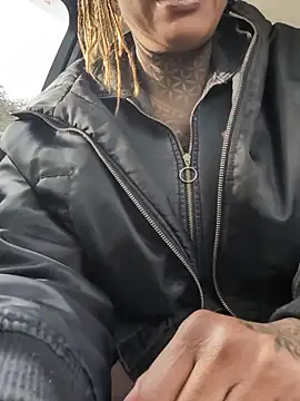 DarkDea online show from November 2025 01:01:01 PM