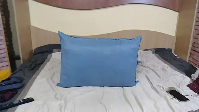 Snapshot of EvelyneFlirtyMilf chatting on March 2025 08:42:02 AM EvelyneFlirtyMilf online show from March 2025 08:42:02 AM