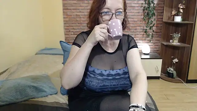 EvelyneFlirtyMilf online show from May 2026 04:52:01 AM