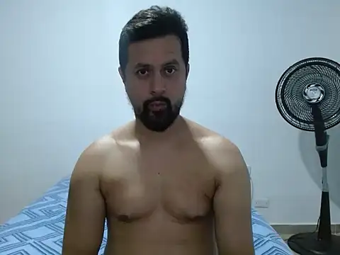 Snapshot of TRIISTAN_KING10 chatting on December 2024 10:30:02 PM TRIISTAN KING10 online show from December 2024 10:30:02 PM