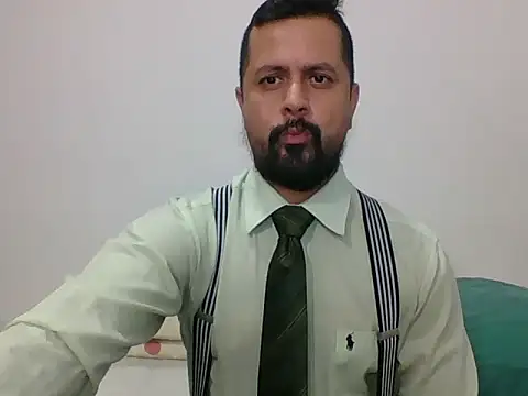 Snapshot of TRIISTAN_KING10 chatting on January 2025 09:05:02 PM TRIISTAN KING10 online show from January 2025 09:05:02 PM