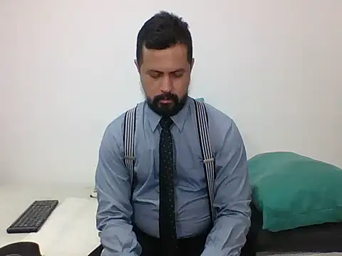 Snapshot of TRIISTAN_KING10 chatting on January 2025 07:01:02 PM TRIISTAN KING10 online show from January 2025 07:01:02 PM