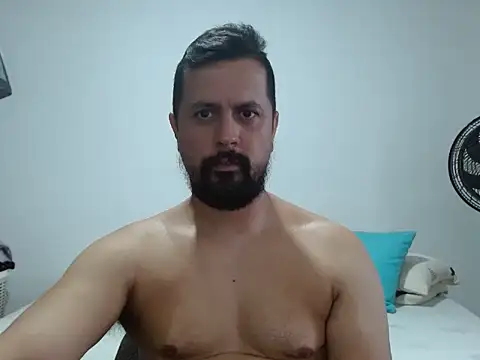 Snapshot of TRIISTAN_KING10 chatting on January 2025 09:30:01 PM TRIISTAN KING10 online show from January 2025 09:30:01 PM