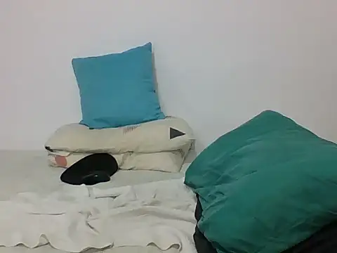 Snapshot of TRIISTAN_KING10 chatting on January 2025 12:28:01 AM TRIISTAN KING10 online show from January 2025 12:28:01 AM