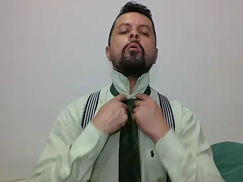 Snapshot of TRIISTAN_KING10 chatting on November 2025 08:18:01 PM TRIISTAN KING10 online show from November 2025 08:18:01 PM