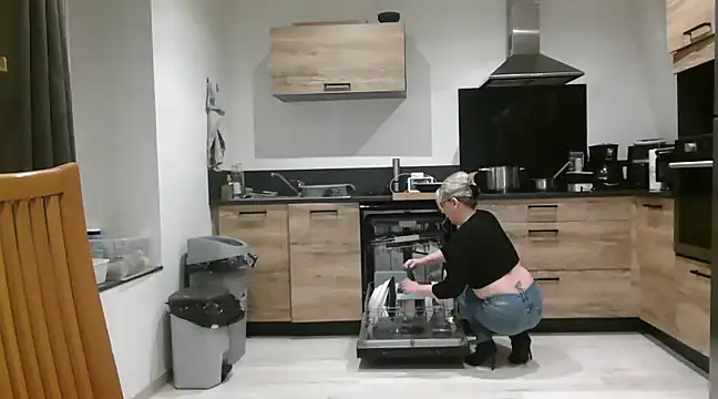 lilie69 online show from February 2025 06:05:01 PM