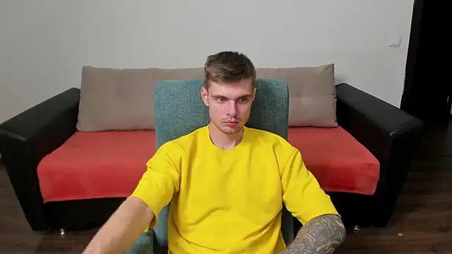 maks wolfis online show from February 2025 03:05:01 PM