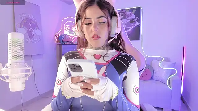 Snapshot of cute_catlyn chatting on November 2025 04:53:01 PM cute catlyn online show from November 2025 04:53:01 PM