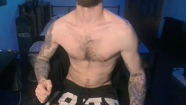 Snapshot of SexxxyLouis chatting on January 2025 08:39:01 PM SexxxyLouis online show from January 2025 08:39:01 PM