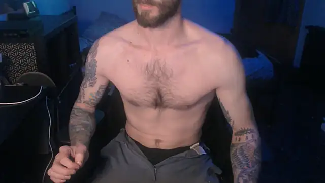 Snapshot of SexxxyLouis chatting on January 2025 08:32:02 AM SexxxyLouis online show from January 2025 08:32:02 AM