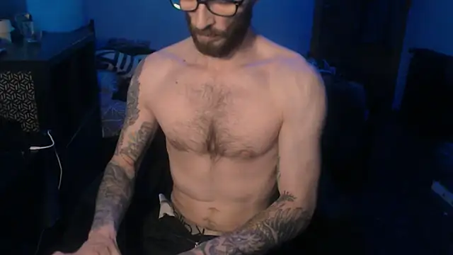 Snapshot of SexxxyLouis chatting on February 2025 02:16:01 PM SexxxyLouis online show from February 2025 02:16:01 PM