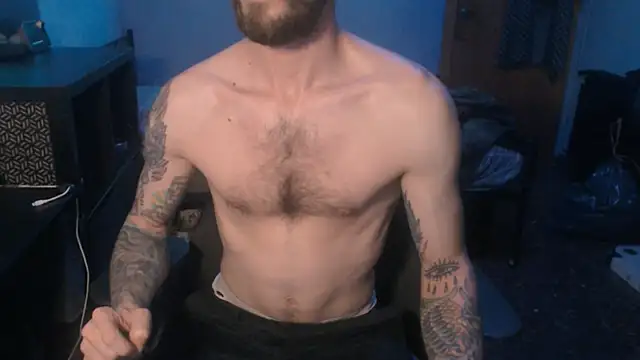 Snapshot of SexxxyLouis chatting on February 2025 05:19:02 PM SexxxyLouis online show from February 2025 05:19:02 PM