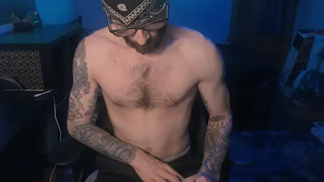 Snapshot of SexxxyLouis chatting on February 2025 09:37:02 PM SexxxyLouis online show from February 2025 09:37:02 PM