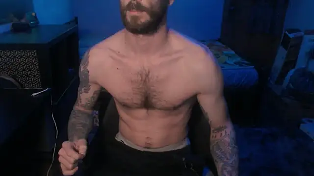 Snapshot of SexxxyLouis chatting on February 2025 04:25:01 PM SexxxyLouis online show from February 2025 04:25:01 PM