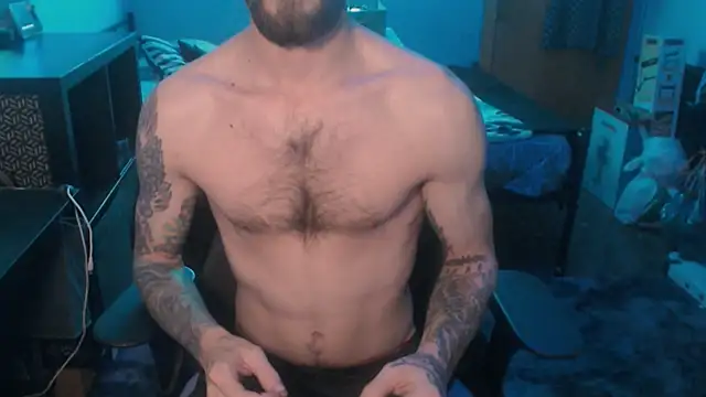 Snapshot of SexxxyLouis chatting on February 2025 02:07:01 PM SexxxyLouis online show from February 2025 02:07:01 PM