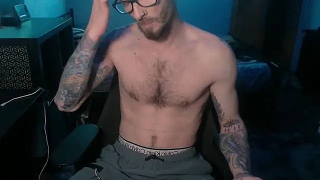 Snapshot of SexxxyLouis chatting on February 2025 02:01:01 PM SexxxyLouis online show from February 2025 02:01:01 PM