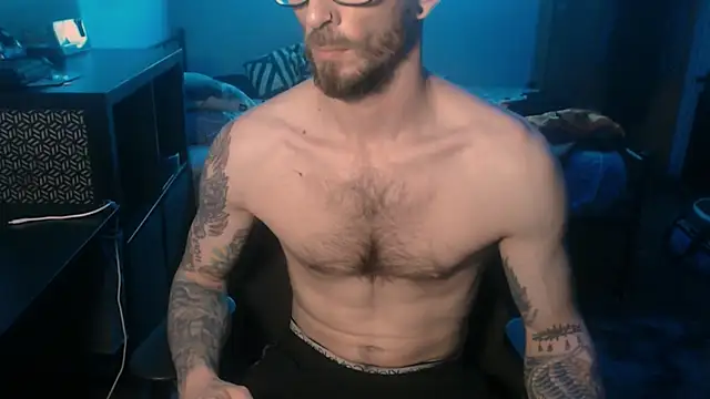 Snapshot of SexxxyLouis chatting on February 2025 06:59:01 PM SexxxyLouis online show from February 2025 06:59:01 PM