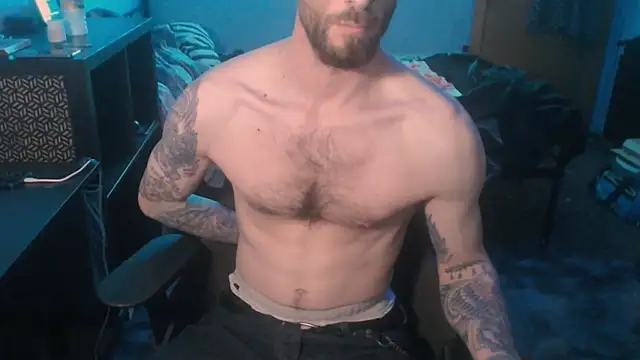 Snapshot of SexxxyLouis chatting on February 2025 03:05:01 PM SexxxyLouis online show from February 2025 03:05:01 PM