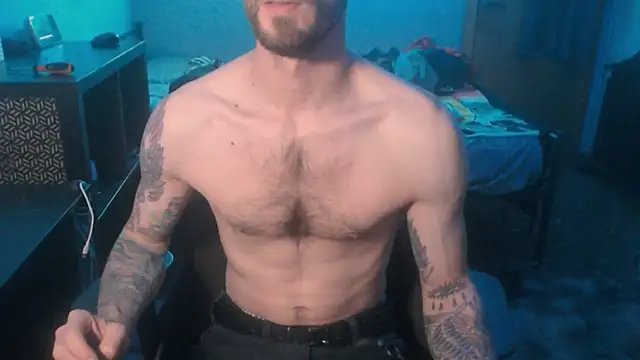 Snapshot of SexxxyLouis chatting on February 2025 08:18:01 PM SexxxyLouis online show from February 2025 08:18:01 PM