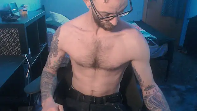 Snapshot of SexxxyLouis chatting on March 2025 12:01:01 PM SexxxyLouis online show from March 2025 12:01:01 PM