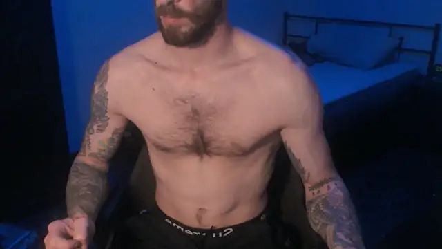 Snapshot of SexxxyLouis chatting on March 2025 08:25:01 PM SexxxyLouis online show from March 2025 08:25:01 PM