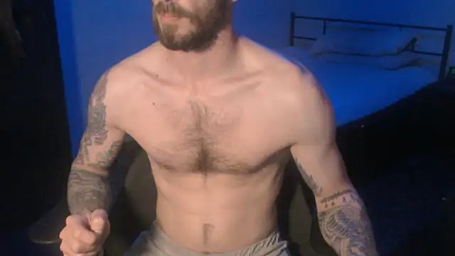 Snapshot of SexxxyLouis chatting on March 2025 06:11:01 PM SexxxyLouis online show from March 2025 06:11:01 PM