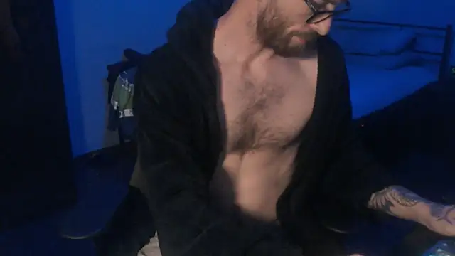 Snapshot of SexxxyLouis chatting on March 2025 09:14:02 PM SexxxyLouis online show from March 2025 09:14:02 PM