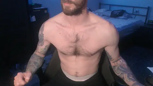 Snapshot of SexxxyLouis chatting on March 2025 01:40:01 PM SexxxyLouis online show from March 2025 01:40:01 PM