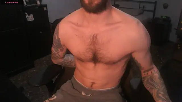 Snapshot of SexxxyLouis chatting on November 2025 09:22:01 AM SexxxyLouis online show from November 2025 09:22:01 AM