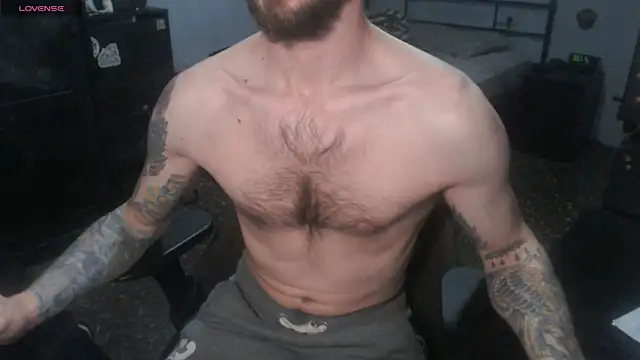 Snapshot of SexxxyLouis chatting on December 2025 08:37:02 PM SexxxyLouis online show from December 2025 08:37:02 PM