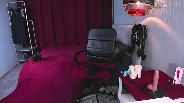 Snapshot of FrancesYork chatting on February 2025 11:28:01 AM FrancesYork online show from February 2025 11:28:01 AM