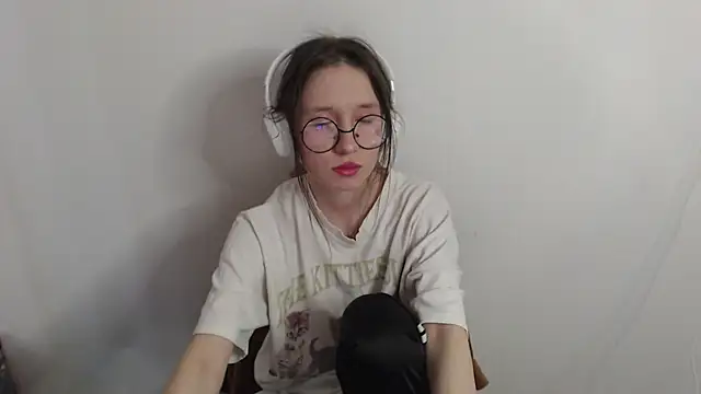 Snapshot of _Hanna_Moon_ chatting on April 2026 07:46:01 AM Hanna Moon online show from April 2026 07:46:01 AM