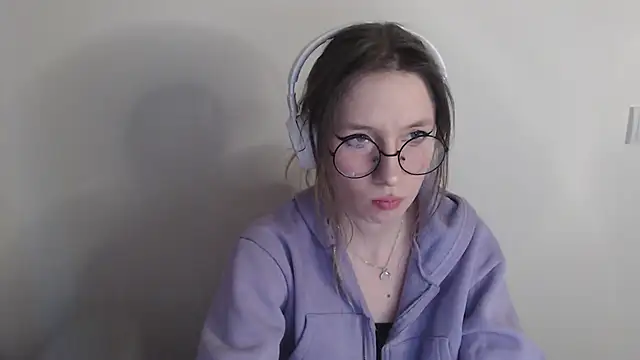 Snapshot of _Hanna_Moon_ chatting on April 2026 11:48:01 AM Hanna Moon online show from April 2026 11:48:01 AM