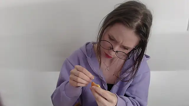 Snapshot of _Hanna_Moon_ chatting on April 2026 12:39:01 PM Hanna Moon online show from April 2026 12:39:01 PM