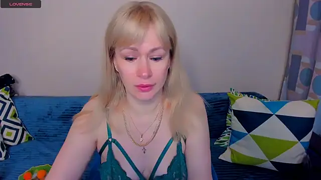 EllenMoore online show from June 2026 03:50:02 AM