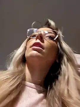 LilyOrion online show from January 2025 07:00:02 PM