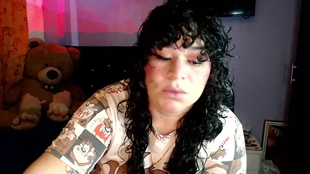 ANGELIQUE KLANE online show from November 2025 05:57:01 PM