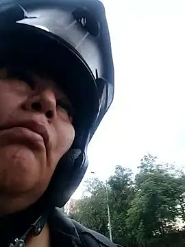 Brenda Berck  online show from April 2026 09:59:02 PM