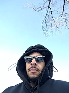 Snapshot of bigdickjojo69 chatting on February 2026 10:46:02 PM bigdickjojo69 online show from February 2026 10:46:02 PM