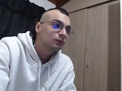 Snapshot of xZABLEYERx chatting on November 2025 12:21:02 AM xZABLEYERx online show from November 2025 12:21:02 AM