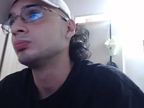 Snapshot of xZABLEYERx chatting on January 2026 02:42:02 PM xZABLEYERx online show from January 2026 02:42:02 PM