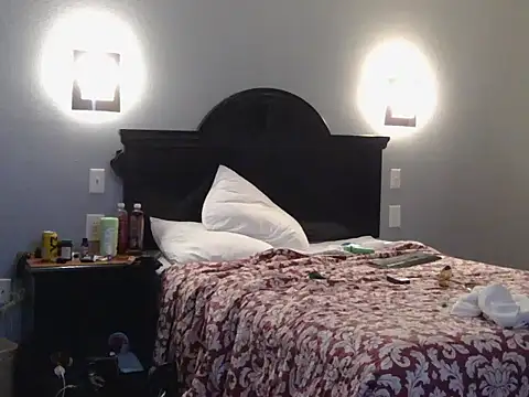 HelloKittyLapDog online show from April 2026 01:01:02 PM