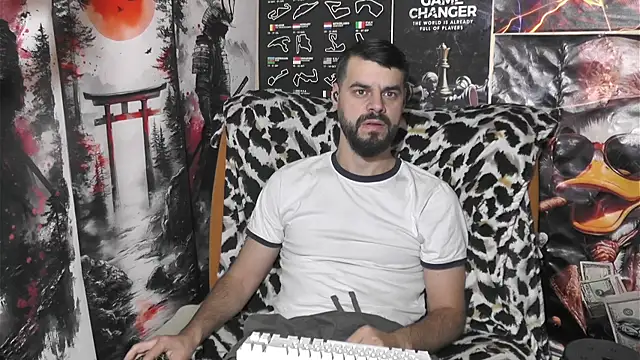 Snapshot of 00george chatting on December 2025 09:10:02 PM 00george online show from December 2025 09:10:02 PM