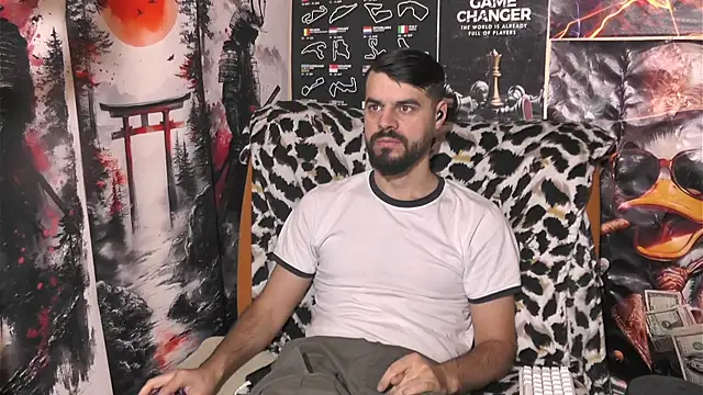 Snapshot of 00george chatting on December 2025 01:28:01 PM 00george online show from December 2025 01:28:01 PM