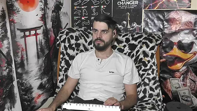 Snapshot of 00george chatting on December 2025 09:00:01 PM 00george online show from December 2025 09:00:01 PM