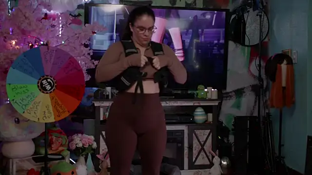 Nikki Torres online show from March 2026 01:43:01 AM