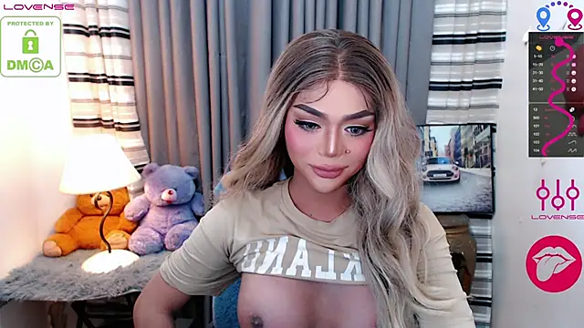 Snapshot of Fantacyoflove chatting on December 2025 10:58:02 PM Fantacyoflove online show from December 2025 10:58:02 PM