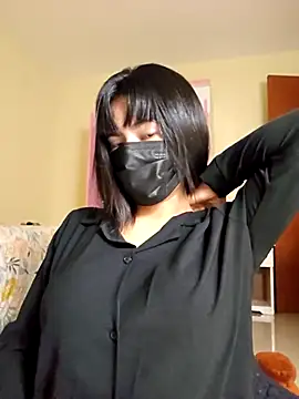 Snapshot of Latin_summer chatting on November 2025 03:05:01 AM Latin summer online show from November 2025 03:05:01 AM